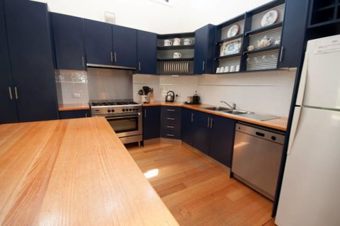 Cambroe - Your Accommodation 1