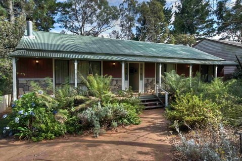 Camelot - Your Accommodation 0