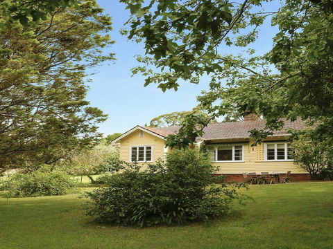 Canary Cottage - Fresh, Clean, Simple & Comfortable - Your Accommodation 0