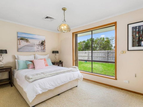 CAPEL Family Home, Large Yard, Close To Beach - Your Accommodation 2