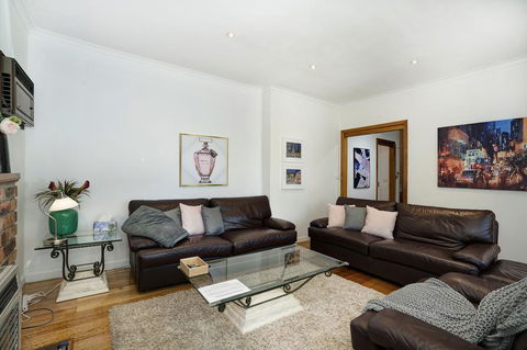 Capelink Lodge - Your Accommodation 2