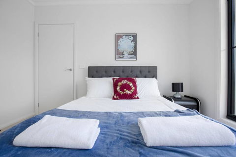 Captivating Large 4BR@Narre Warren - Your Accommodation 0