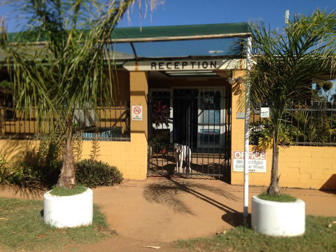 Carnarvon Caravan Park - Your Accommodation 2
