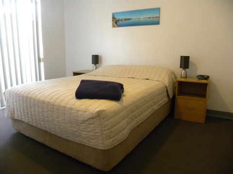 Carnarvon Central Apartments - Your Accommodation 0