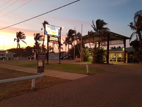 Carnarvon Gateway Motel - Your Accommodation 0