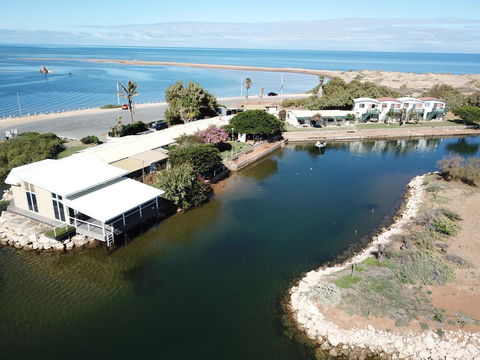 Carnarvon Retreat - Your Accommodation 1