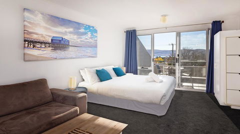 Cascades 7- Centrally Located With Beautiful Views - Your Accommodation 0
