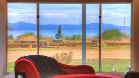 Castaway Cottage - Your Accommodation 0