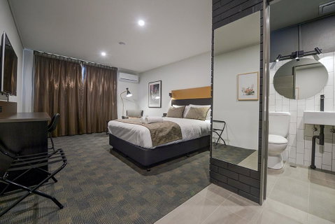 CBD Motor Inn - Your Accommodation 0