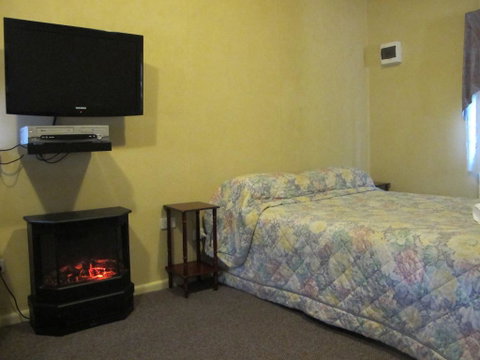 Cedar Lodge Cabins - Your Accommodation 2