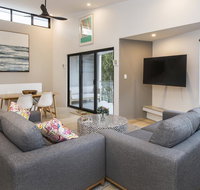 Central Heights - Main Street Views - Your Accommodation