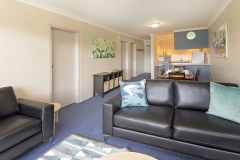 Central Park 7 - The Convenience Of Location & The Warmth Of Comfortable Living - Your Accommodation 1