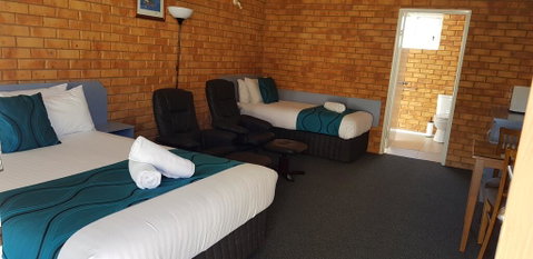 Centrepoint Motel Deniliquin - Your Accommodation 0