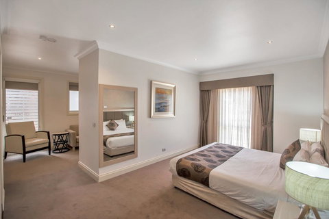 Century Inn - Your Accommodation 3