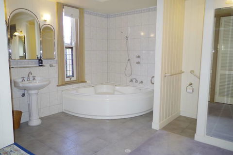 Charlottes Cottage - Your Accommodation 1