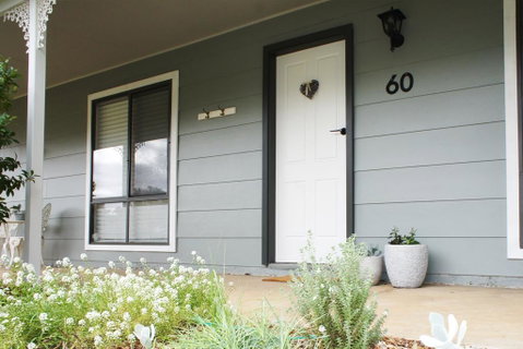 Charlottes Honor - River & Golf Cottage - Your Accommodation 0