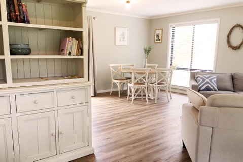 Charlottes Honor - River & Golf Cottage - Your Accommodation 3