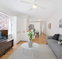 Charming parkside apartment in quiet area - Your Accommodation