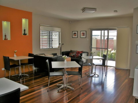 Chaucer Palms Boutique B&B - Your Accommodation 2