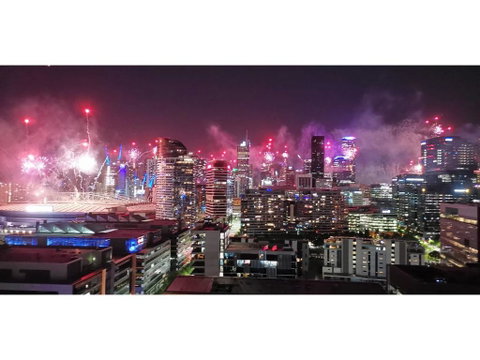 Chic, Modern & Stylish.Stunning Views,Free Parking - Your Accommodation 2