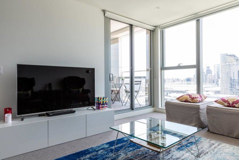 Chic, Modern & Stylish.Stunning Views,Free Parking - Your Accommodation 0