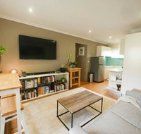 Chic Pet Friendly  500m to the Beach w/ parking - Your Accommodation