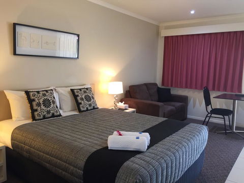 Chinchilla White Gums Motor Inn - Your Accommodation 0