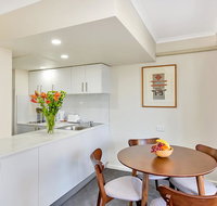 City apartment at College St - Your Accommodation