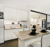City Getaway Modern Bowen Hills 1 Bedroom with Free WIFI and Parking - Your Accommodation