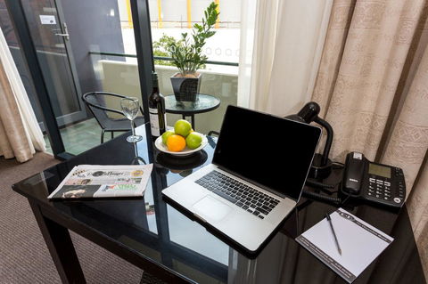 Clarendon Hotel - Your Accommodation 2