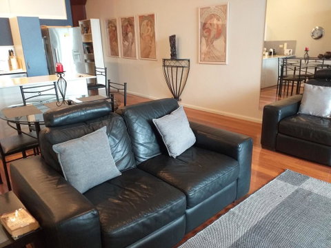 Cleopa Apartment Camperdown - Your Accommodation 1