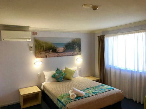 Cleveland Bay Air Motel - Your Accommodation 1