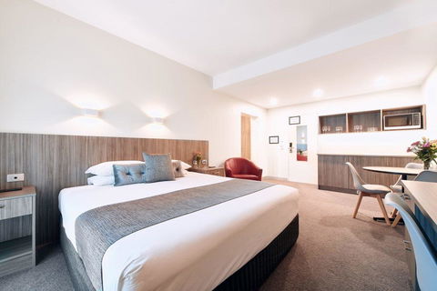 Club Laverton - Your Accommodation 1