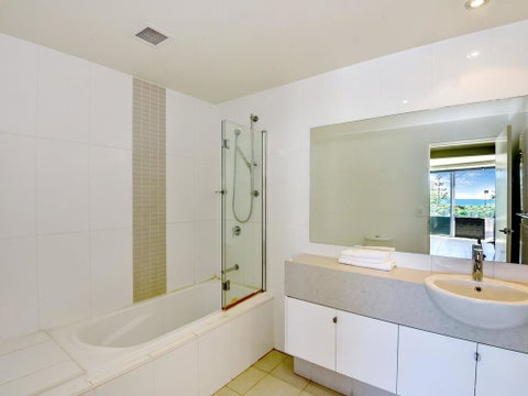 Coast Luxury Apartments 17 - Your Accommodation 2
