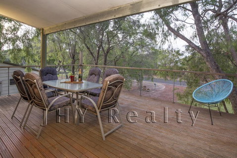 Coastal Cottage - Your Accommodation 1