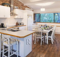 Coastal Cottage - Your Accommodation