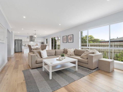 Coastal Luxury Retreat - Your Accommodation 1