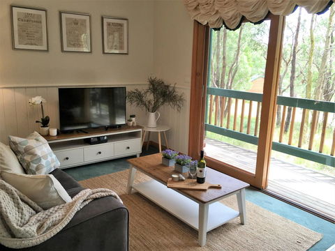 Cockatoo Cottages - Your Accommodation 0