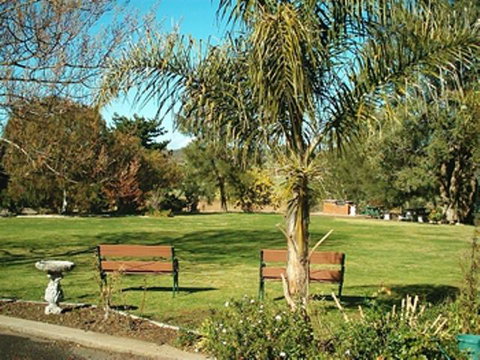 Colonial Inn Motel - Your Accommodation 1