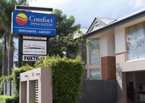 Comfort Inn & Suites Northgate Airport Motel - Your Accommodation 0