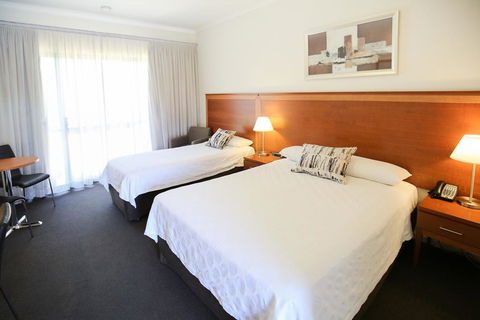 Comfort Inn Deakin Palms - Your Accommodation 3
