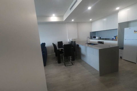 Comfortable & Convenient Living Close To Airport - Your Accommodation 2