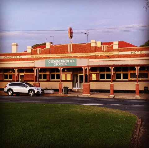 Commercial Hotel - Your Accommodation 3