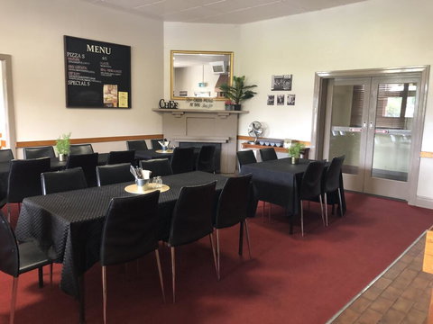 Commercial Hotel - Your Accommodation 2