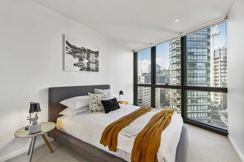Contemporary Luxury With Views At Maya Waterfront - Your Accommodation 3