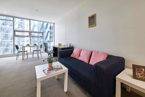 Convenient & Modern 1 Bed Apartment Docklands - Your Accommodation 2