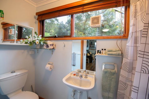 Coota Views Unit - Your Accommodation 3