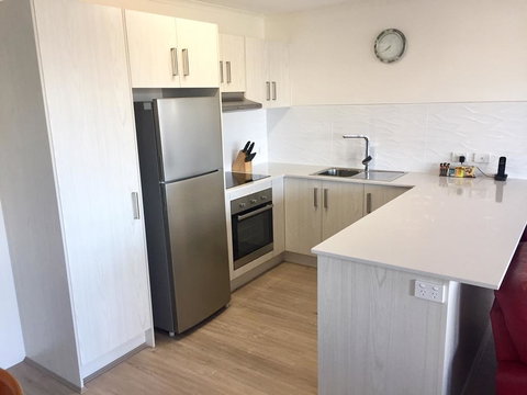 Coral Sea Apartments - Your Accommodation 3