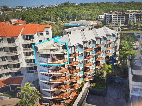 Coral Sea Views Beachfront Penthouse - Your Accommodation 0