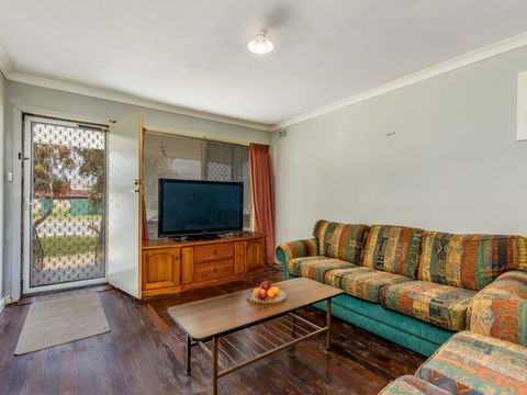 Cosy, Neat And Convenient Holiday House - Your Accommodation 2